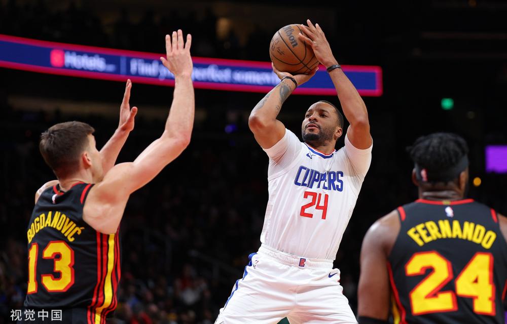 众多球迷和 众多球迷和